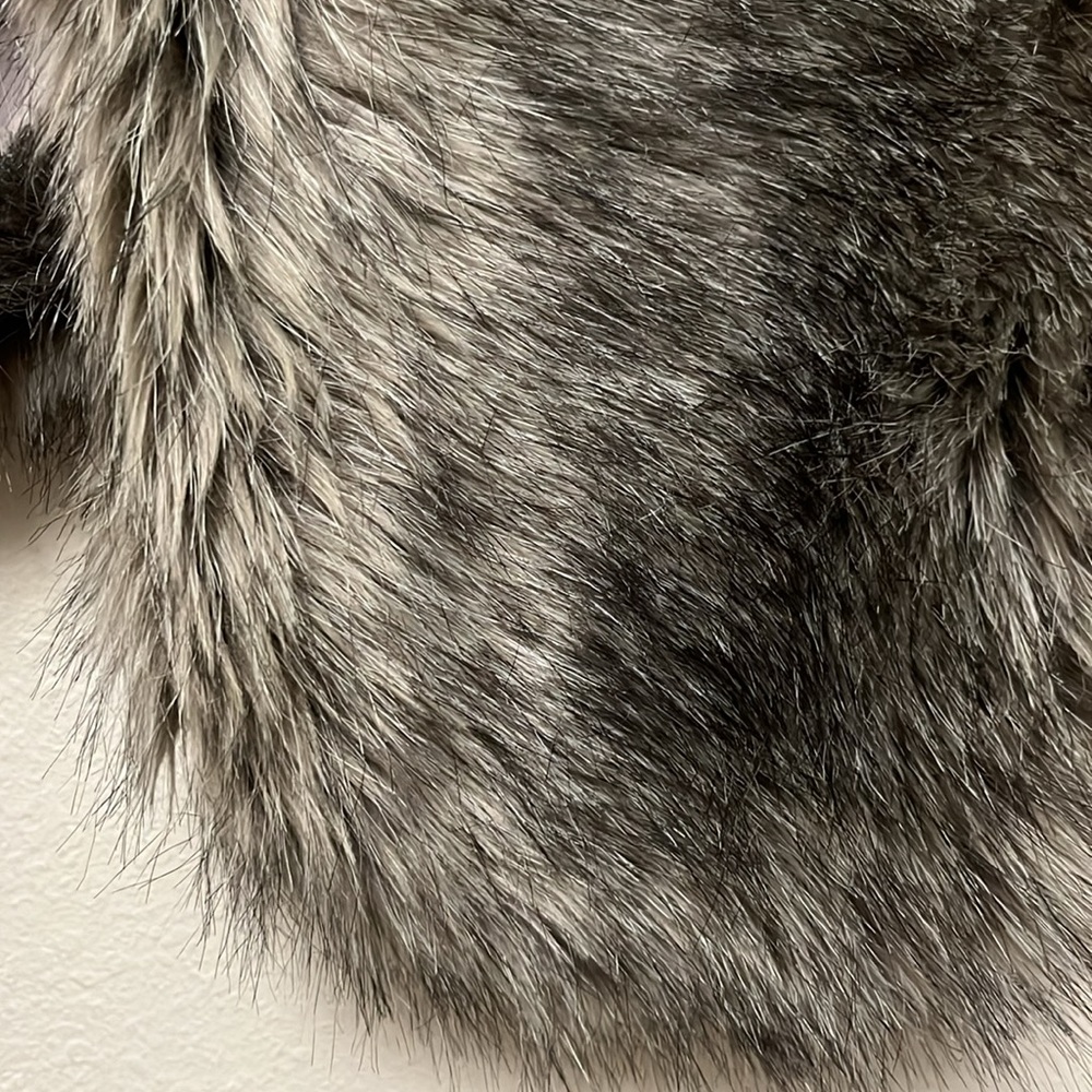 Faux fur wrap! - Picture 2 of 2